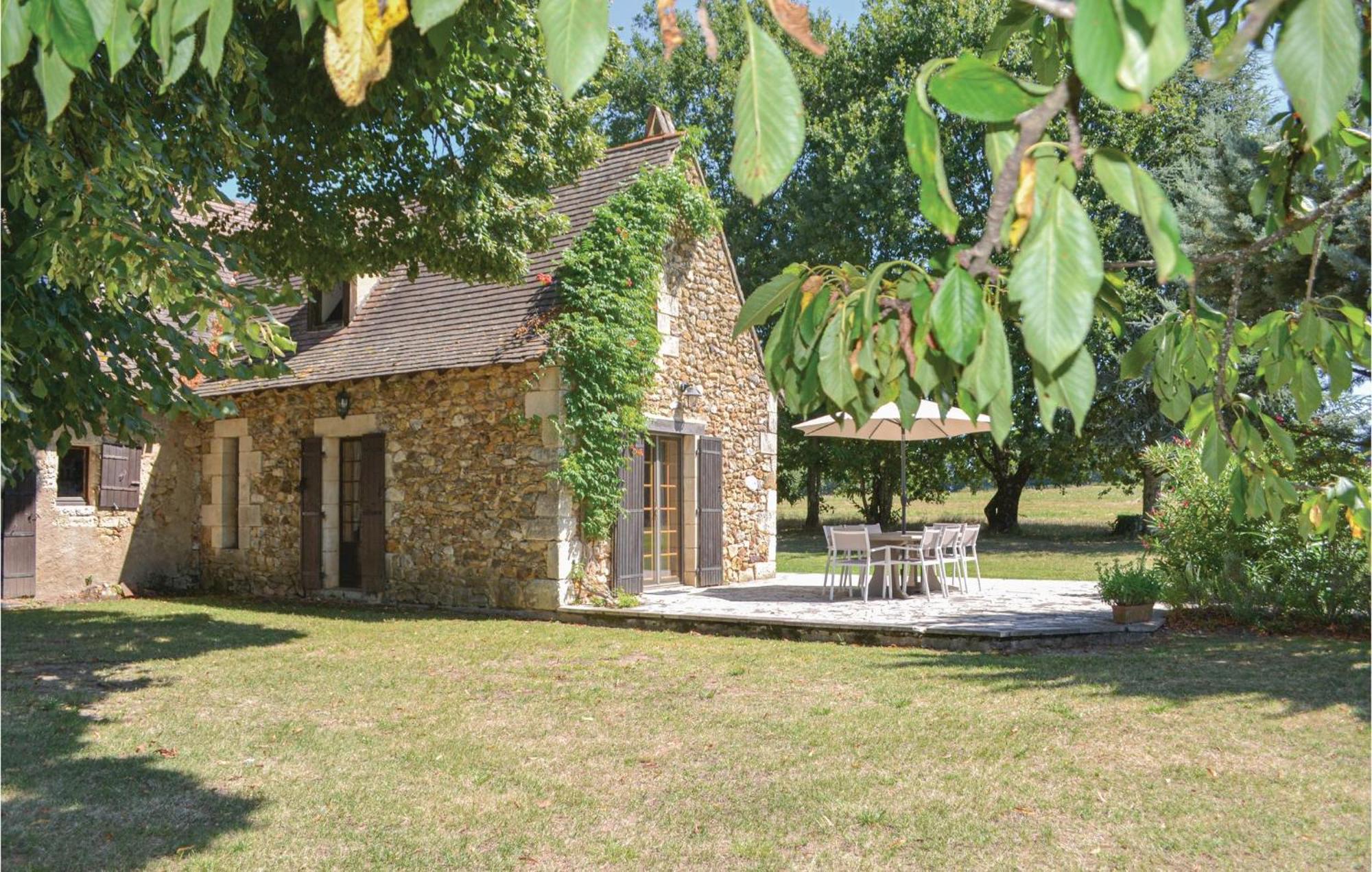 Awesome Home In Campsegret Exterior foto